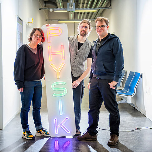Victoria Klemm, Simon Schäfer und Prof. Dr. Matthias Strobel © Florian von Ploetz
