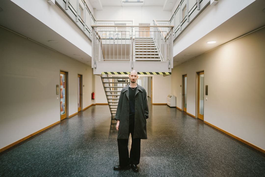 Christian Camehl im Treppenhaus