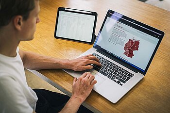Student am Laptop