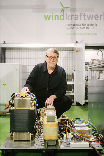 Prof. Dr. Horst Schulte im Labor