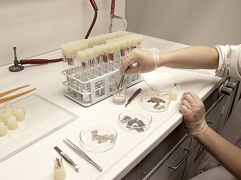 Herkömmliche Durchführung des Oddy-Tests