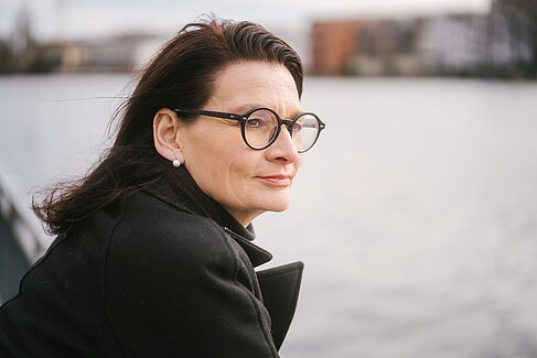 Yvonne Schoper an der Spree