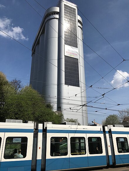 Beispiel 2 für eine Fassade mit integrierter Photovoltaik