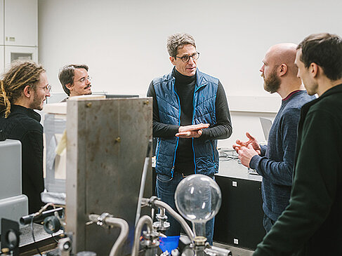 Wissenschaftlergruppe im Labor 