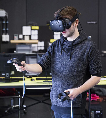 Student with VR glasses