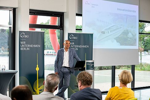 WISTA-Geschäftsführer Roland Sillmann weiß aus Erfahrung, welche Faktoren einen Zukunftstort zum Erfolg führen © VBKI/Inga Haar
