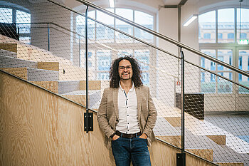 Payam Akbar