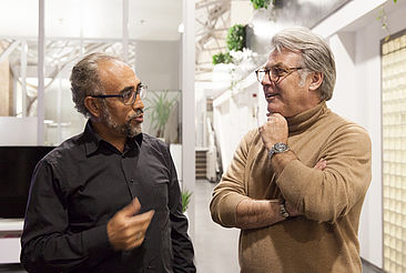 Jochen Prümper (rechts) mit Erdal Ahlatci, CEO von movingimage 