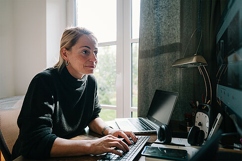 Ricarda Rehwaldt arbeitet an ihrem Buch