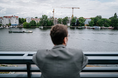 Volker Quaschning Volker Quaschning looking at the river Spree at Campus Wilhelminenhof