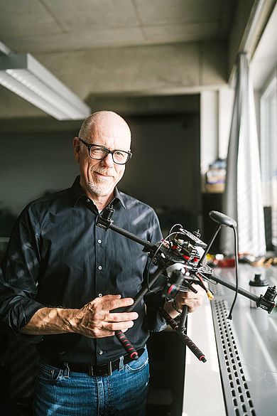 Jan Carstens mit Drohne