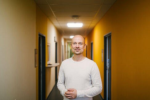 Sven Schleider im C-Gebäude der Treskowallee