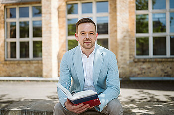 Jan Kocks mit Buch