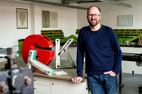 Jürgen Huber im Druckstudio der HTW Berlin
