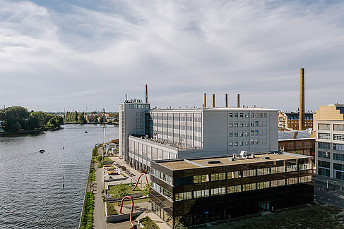 Campus Wilhelminenhof an der Spree von oben