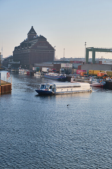Blick auf den Westhafen Berlin © istockphoto.com/Gerrit Ebneter
