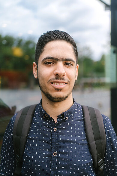 Majed Dandal schaut in die Kamera