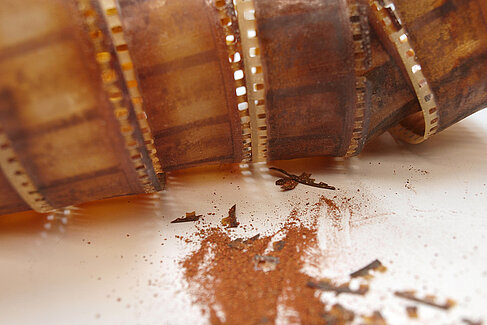 Zerbröselte Nitrofilme