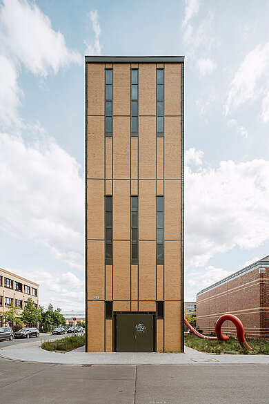 Akkumulatorenturm- Frontansicht