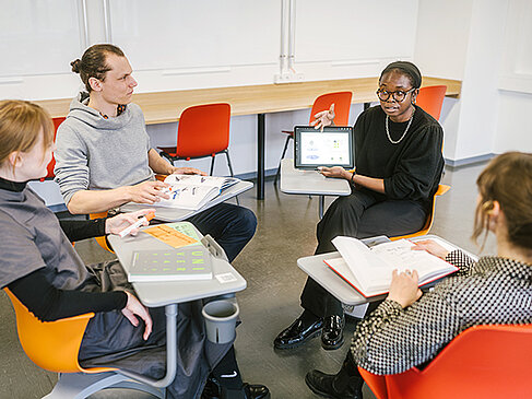 Studierende im Team