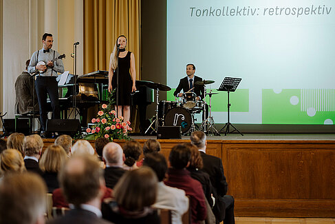 Das Tonkollektiv auf der Bühne