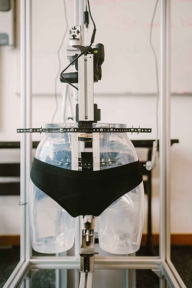 Prototyp einer Menstrationsunterhose © HTW Berlin_Alexander Rentsch