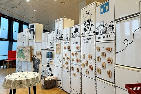 Gestapelte Kühlschränke